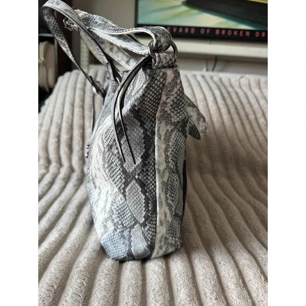 Jessica‎ Simpson Grey Snakeskin Print Tote Bag Crossbody Handbag JS Logo Charm